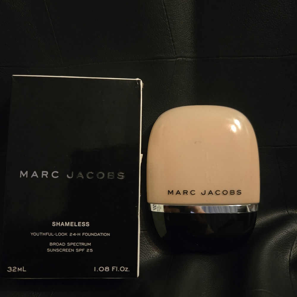 Marc Jacobs Shameless Foundation LIGHT